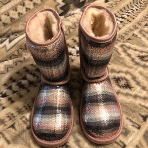 Brand new sequin Uggs. Girls size 2